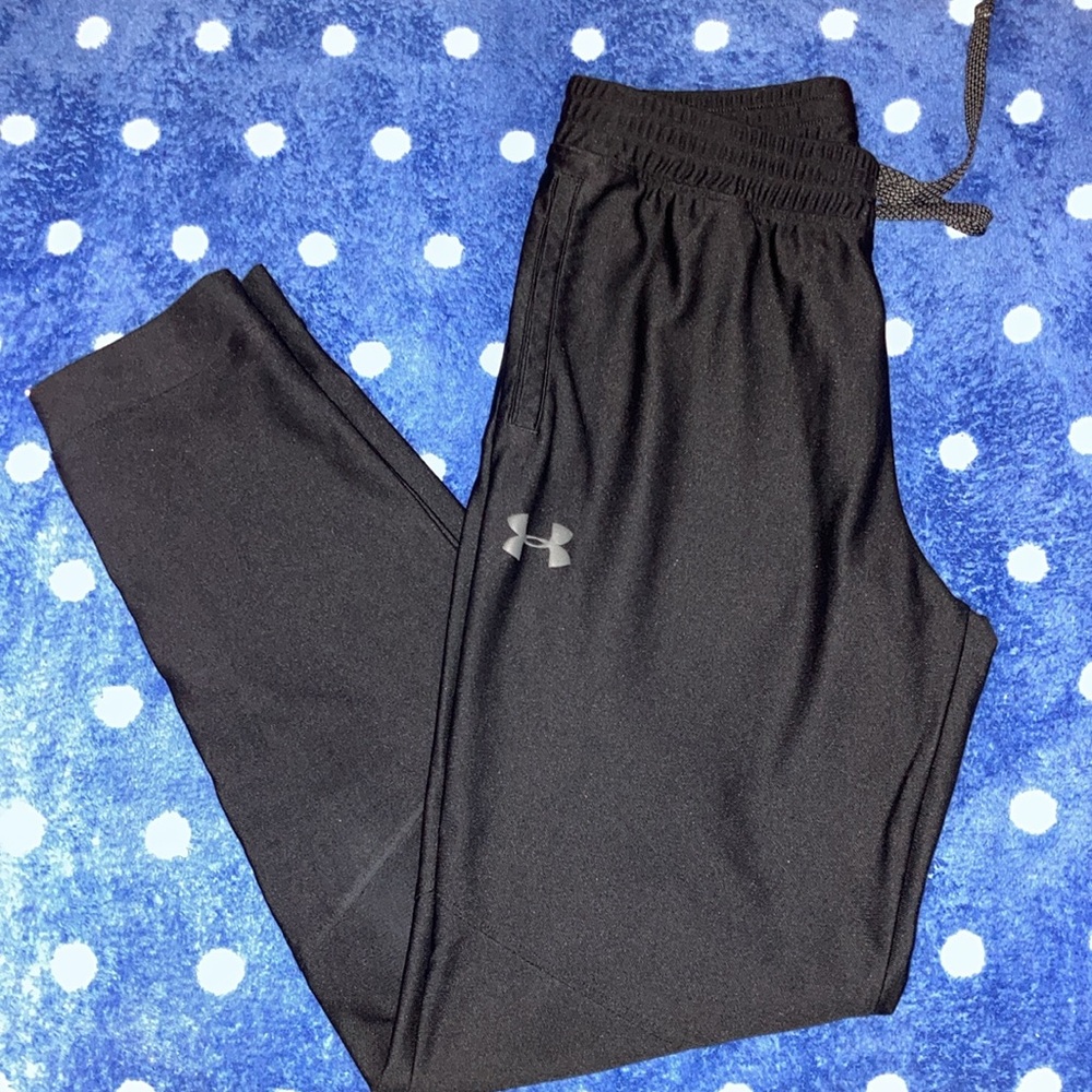 Youth XL under armour joggers with tapered leg - elastic waist w/ drawstring
